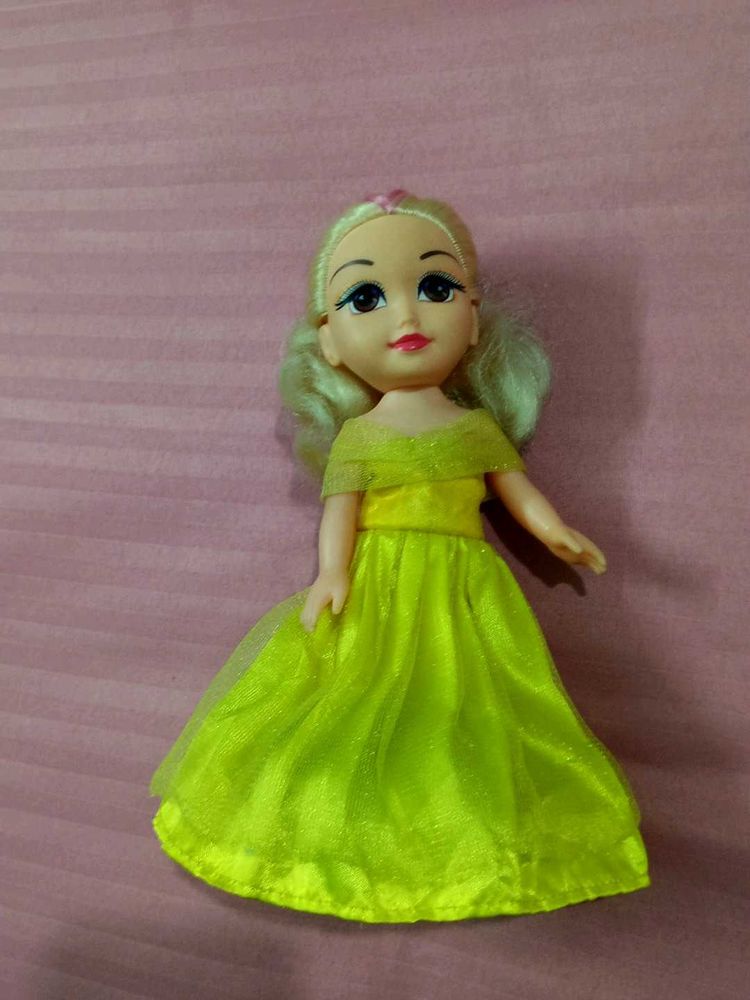 Cute Princess Bella Doll Dancing And Singing