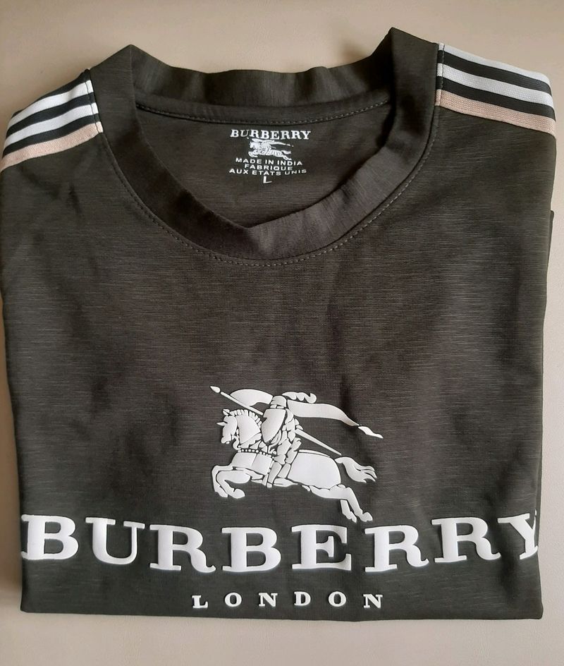 Burberry Tshirt