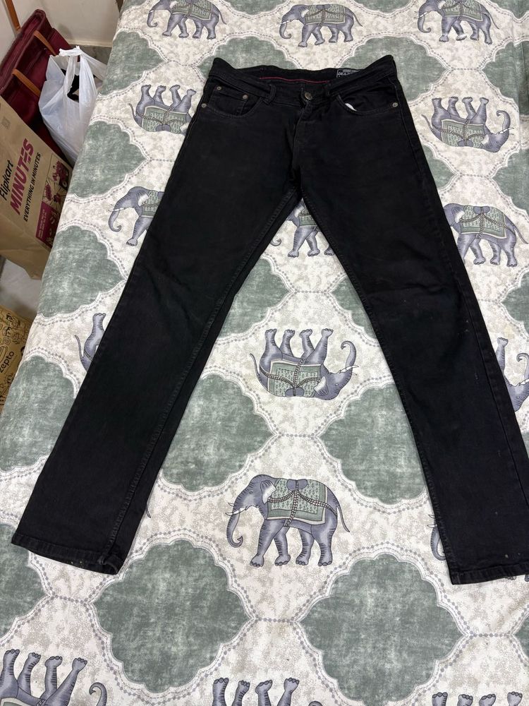 Black catorised  straight fit jeans