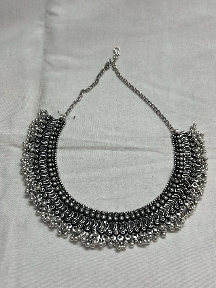 Silver Tone Necklace oxidised