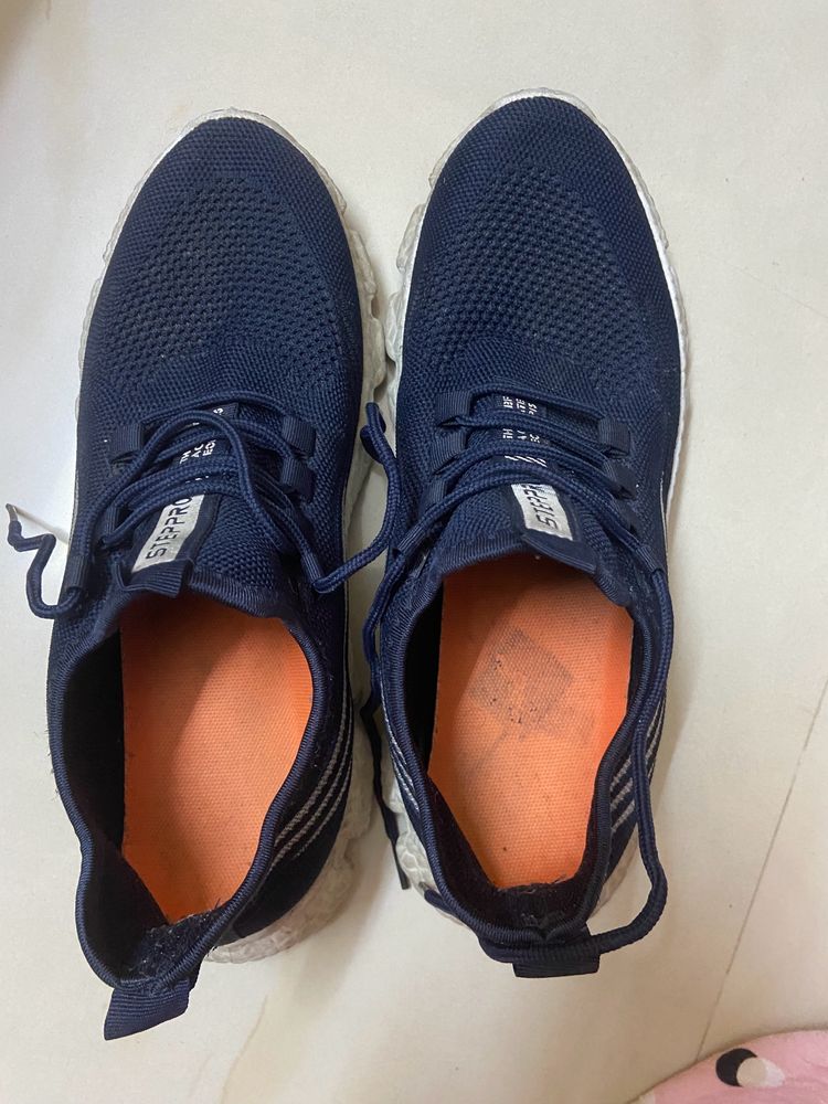Flat 200-Branded Men’s Shoe