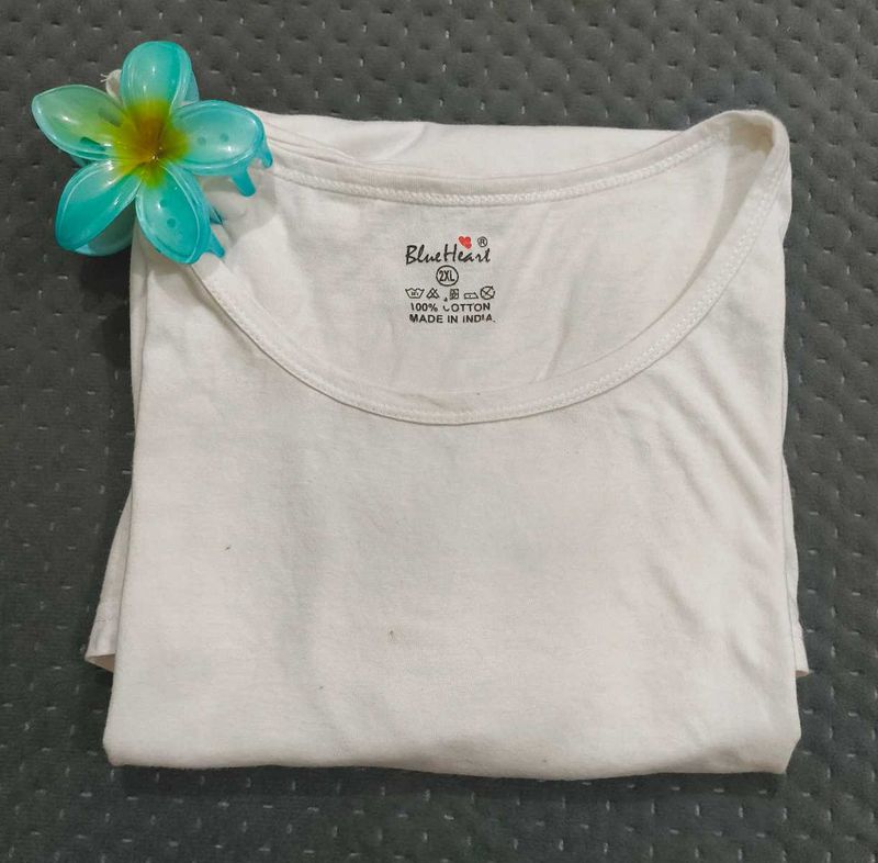 White Tee Your Wardrobe Is Crying For 😉
