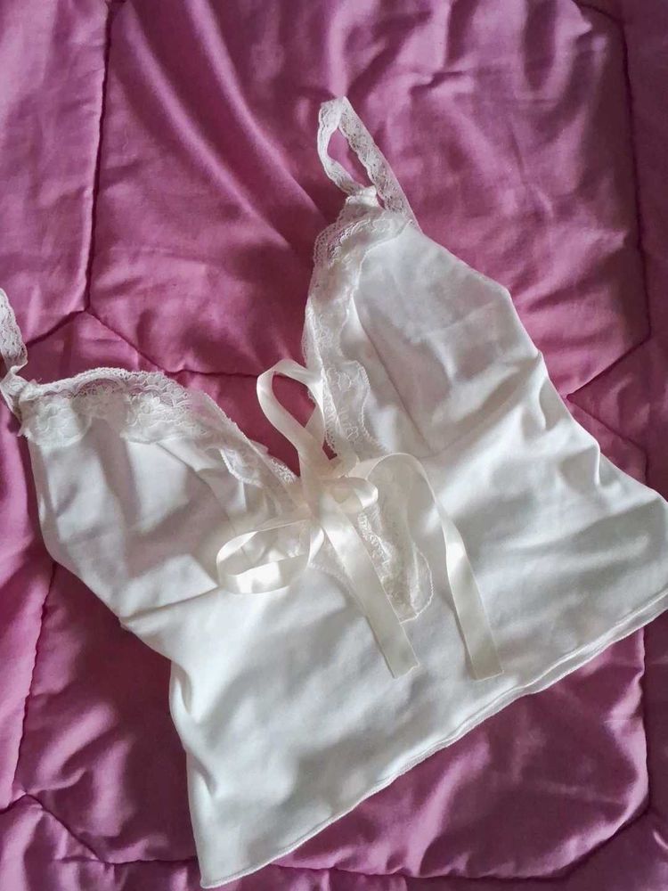 White Cami With Lace And Bow Tie Cropped