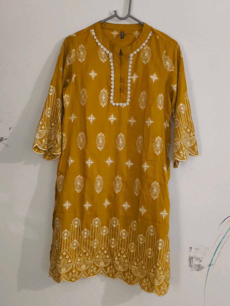 Heeposh Full Chikankari Kurta Pant Set