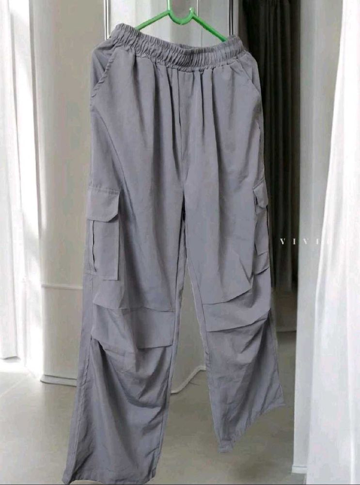 PRICE DROPPED 💥Clearing Sell 2 Cargo +Trouser