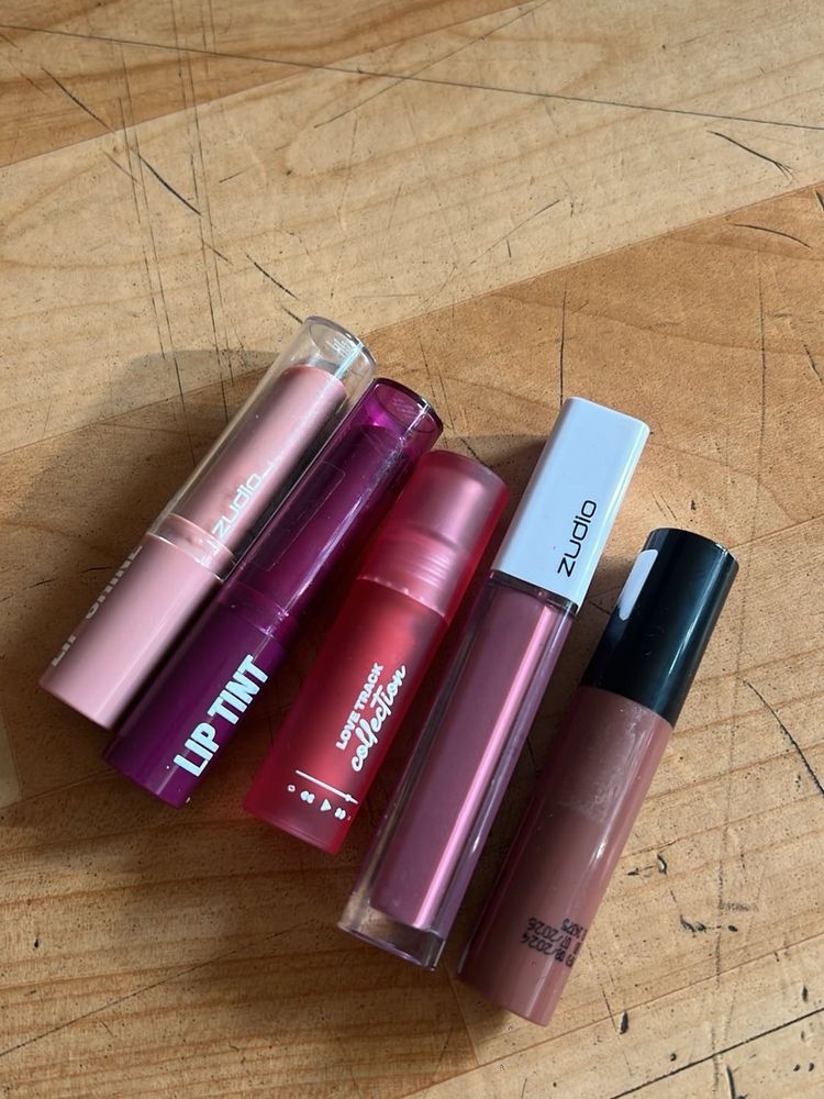 Zudio Lipsticks (4 pc) 1 Mars Lipgloss