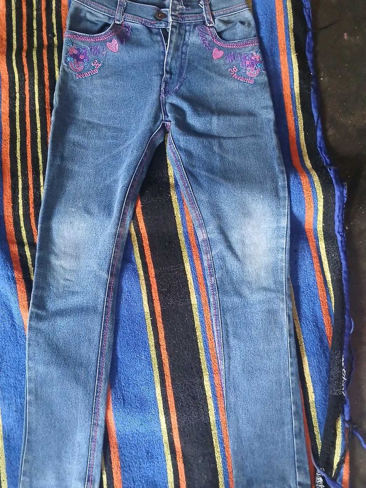 Girls&#39; Embroidered Denim Jeans