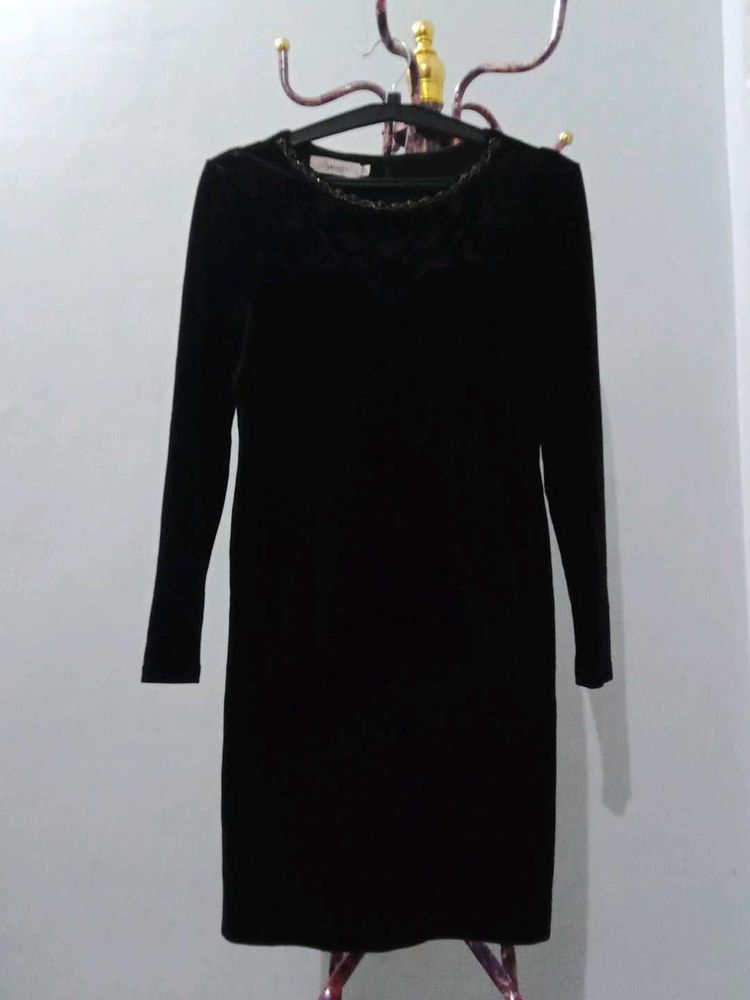 Elegant Black Velvet Dress