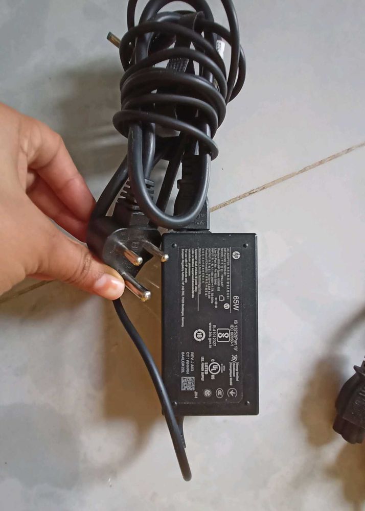 Hp Laptop  Chargers(Set Of1) Original
