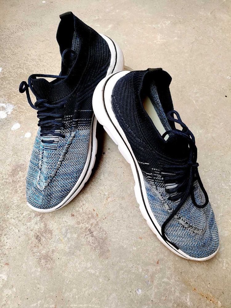 Blue Knit Running Shoes