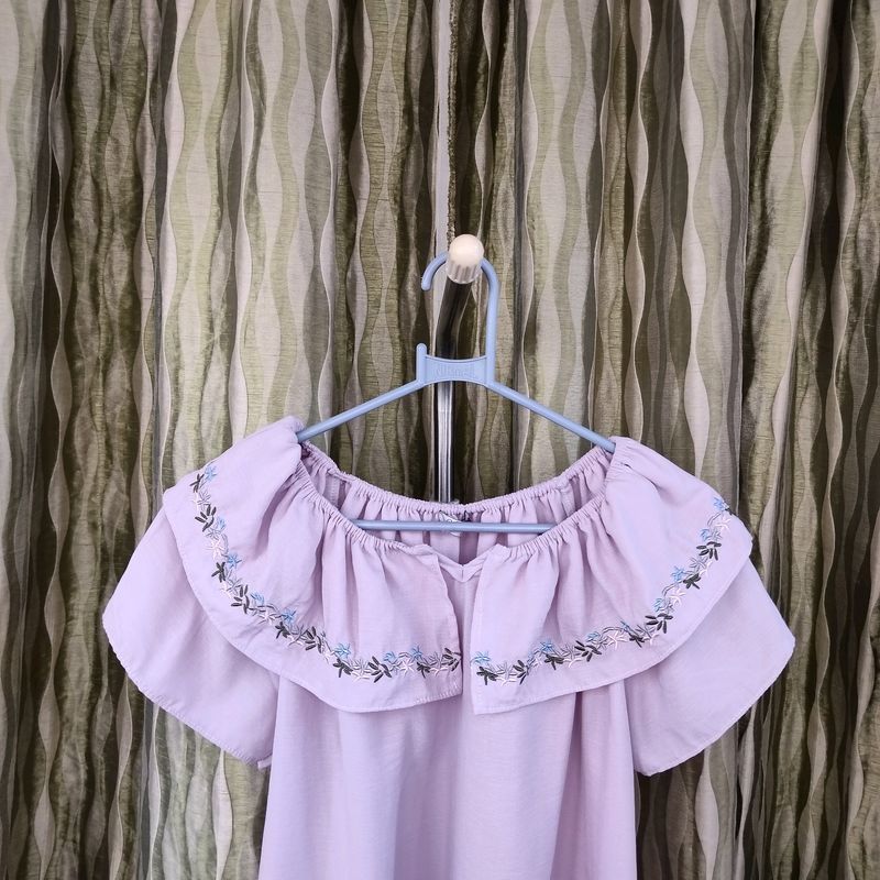 Pretty Pale Lilac Coloured Ruffly Top ❤️