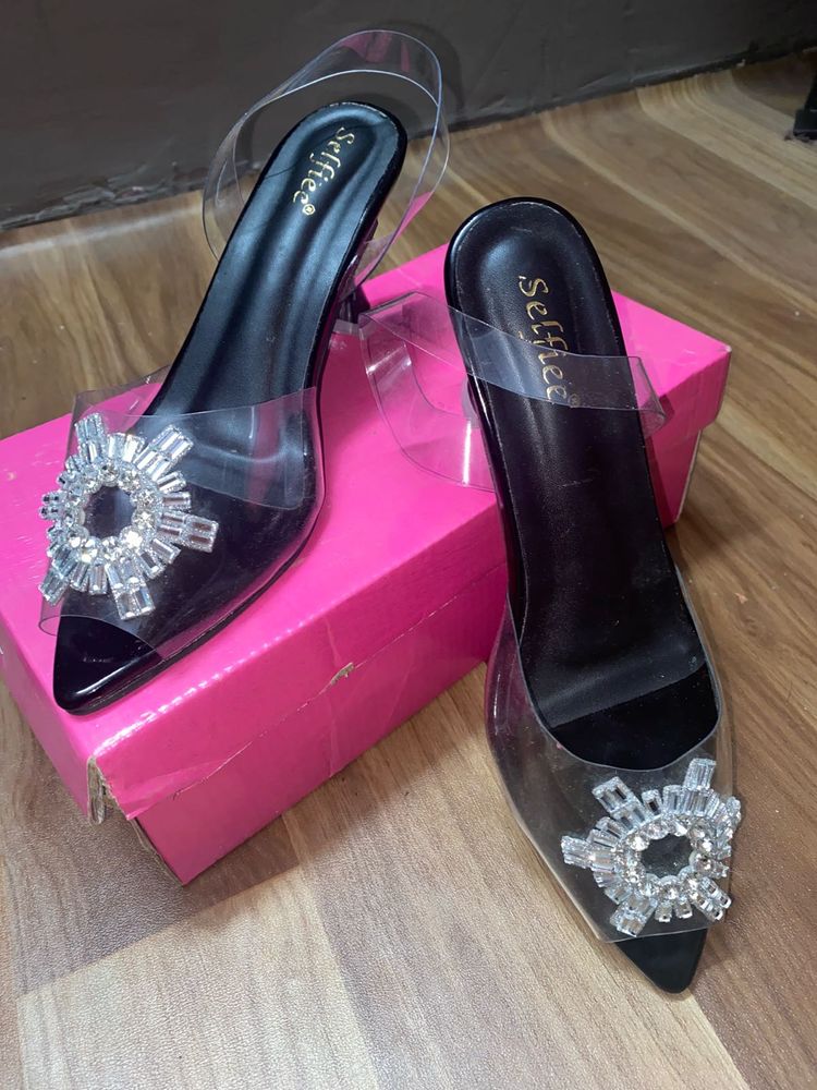 NEW Trendy Heels Unused