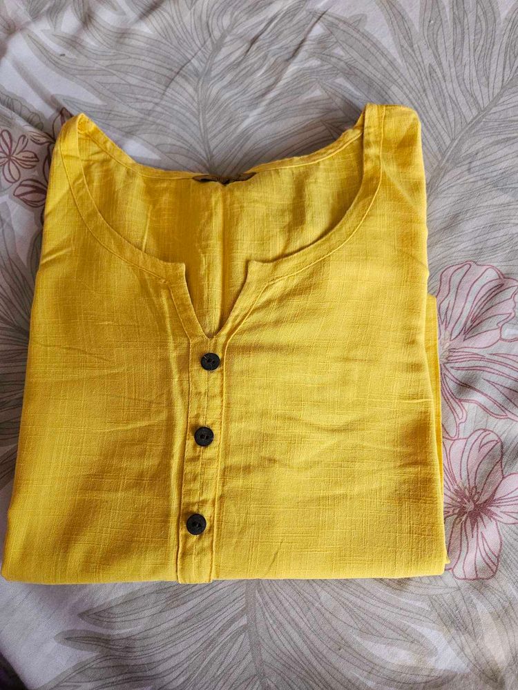 Aurelia Haldi Kurti