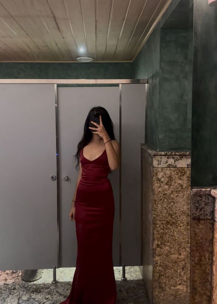 NEWME - ✨ Elegant Burgundy Satin Maxi Dress 💃🌹