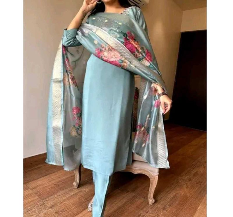 Elegant Embroidered Kurta Set