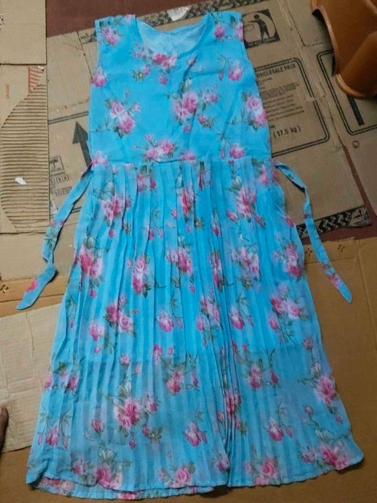 Floral Print Pleated Dress