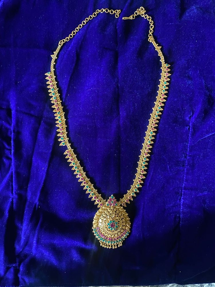 Elegant Gold Necklace