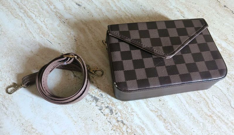Trending Brown Checks Sling Bag 😍