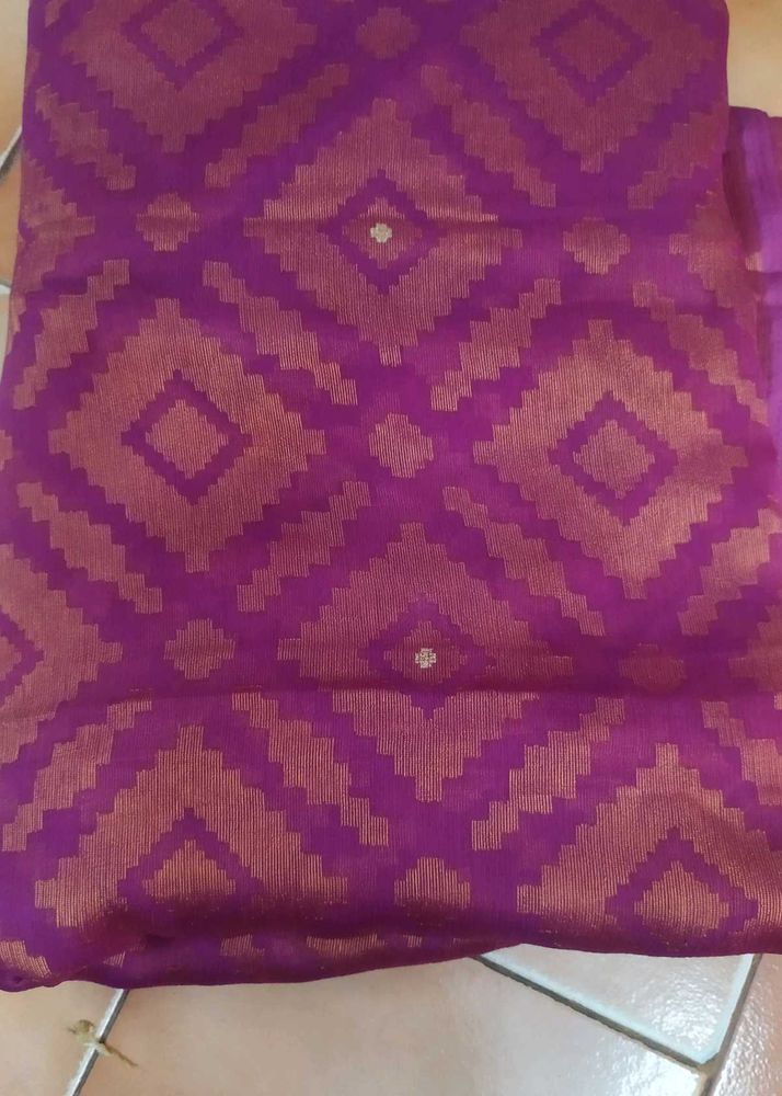 Brasso Saree With Golden Border Design