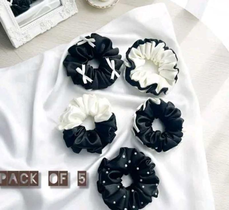 Chic Black &amp; White Scrunchie Set