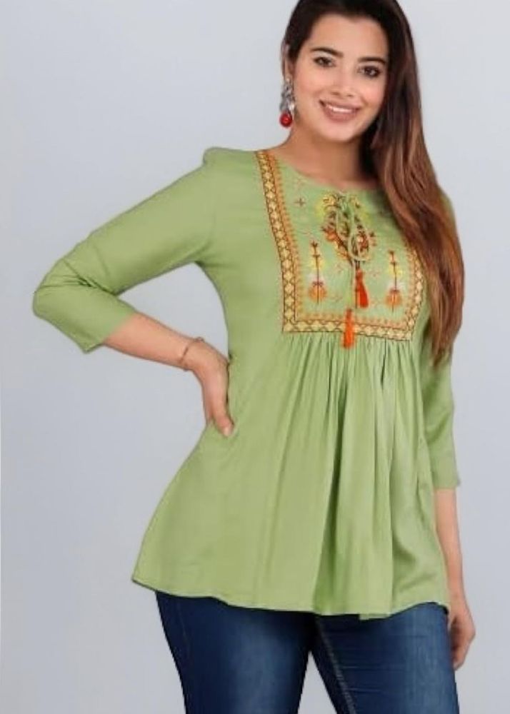 Three Quarter Sleeves Top