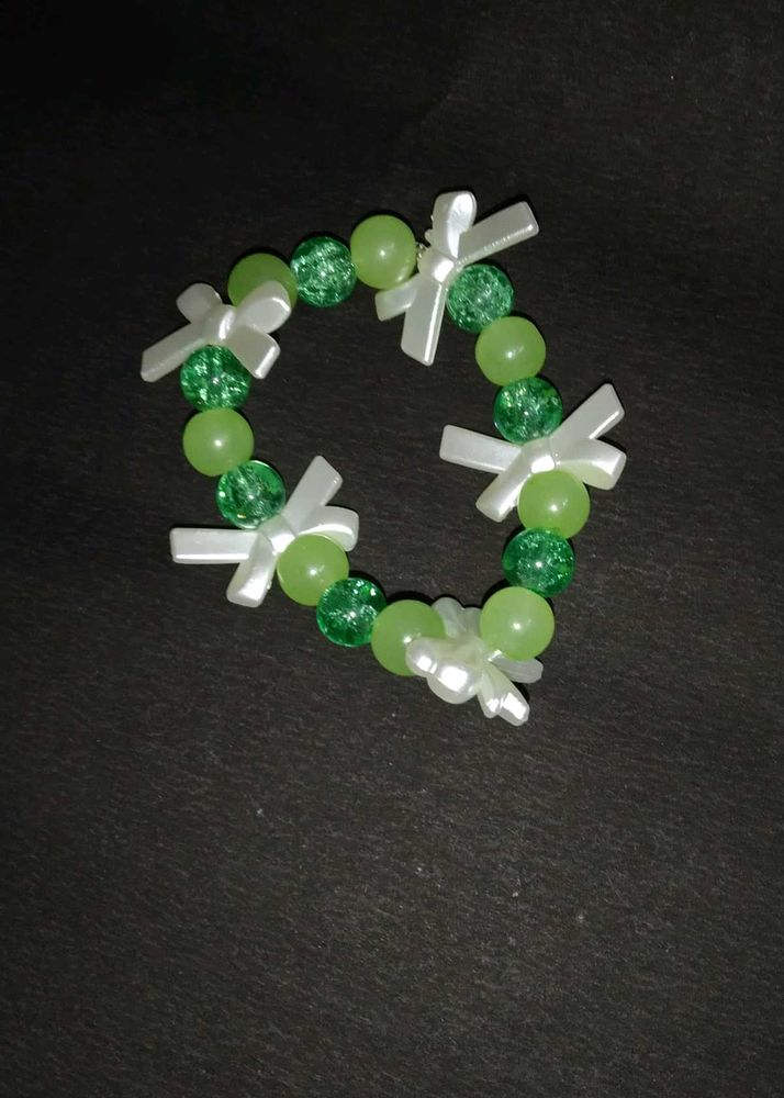 Green Beaded Bow Bracelet