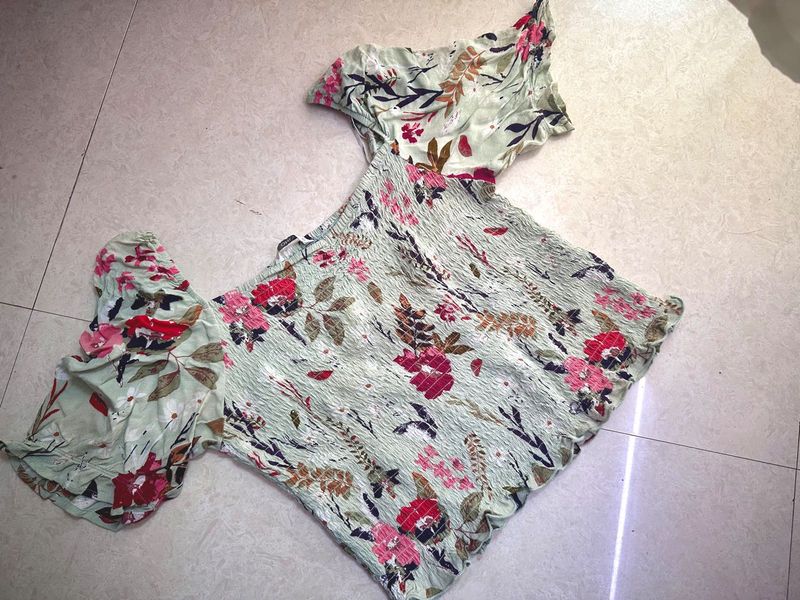 Floral Print Smocked Tops