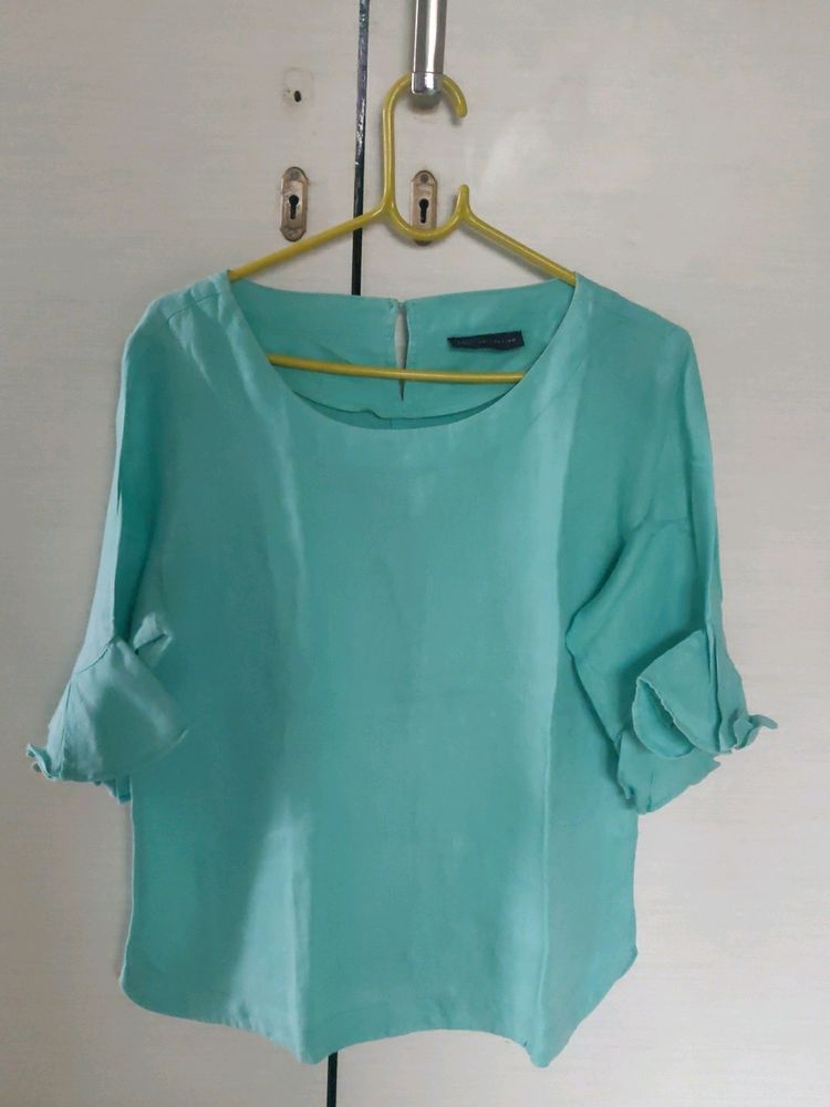 M&amp;S Orignal Linen Top with stylized sleeve