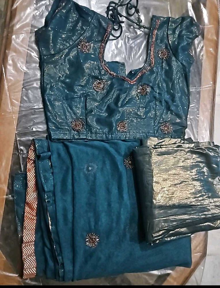SAREE BLOUSE PETICOT