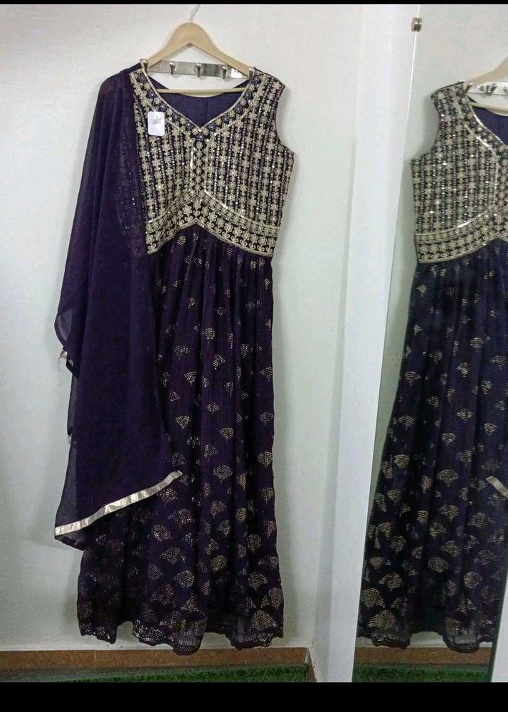 FIXED PRICE!!!WEDDING GOWN WITH DUPATTA
