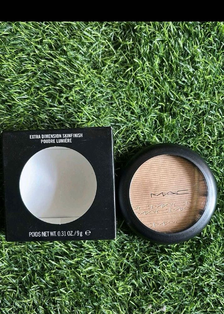 MAC Extra Dimension Skinfinish