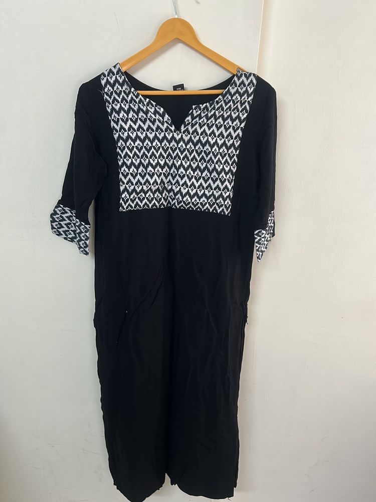 Sanisa By Sara Black Kurti L