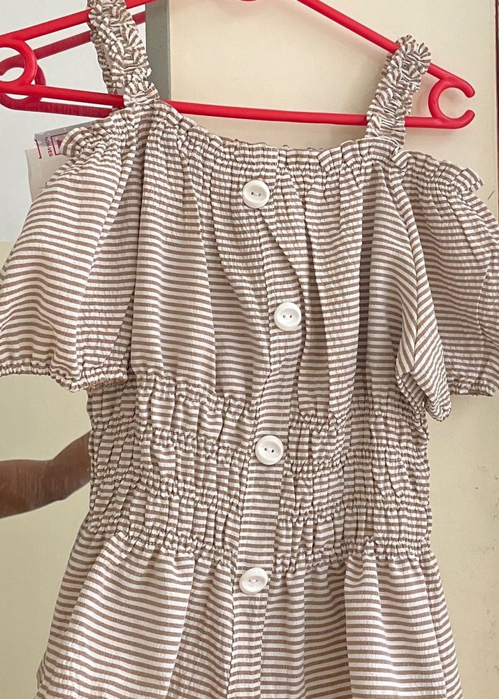 Cold Shoulder Trop