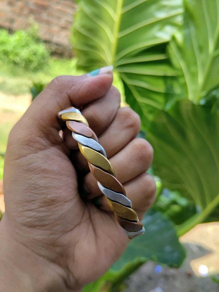 Three Dhatu Khada