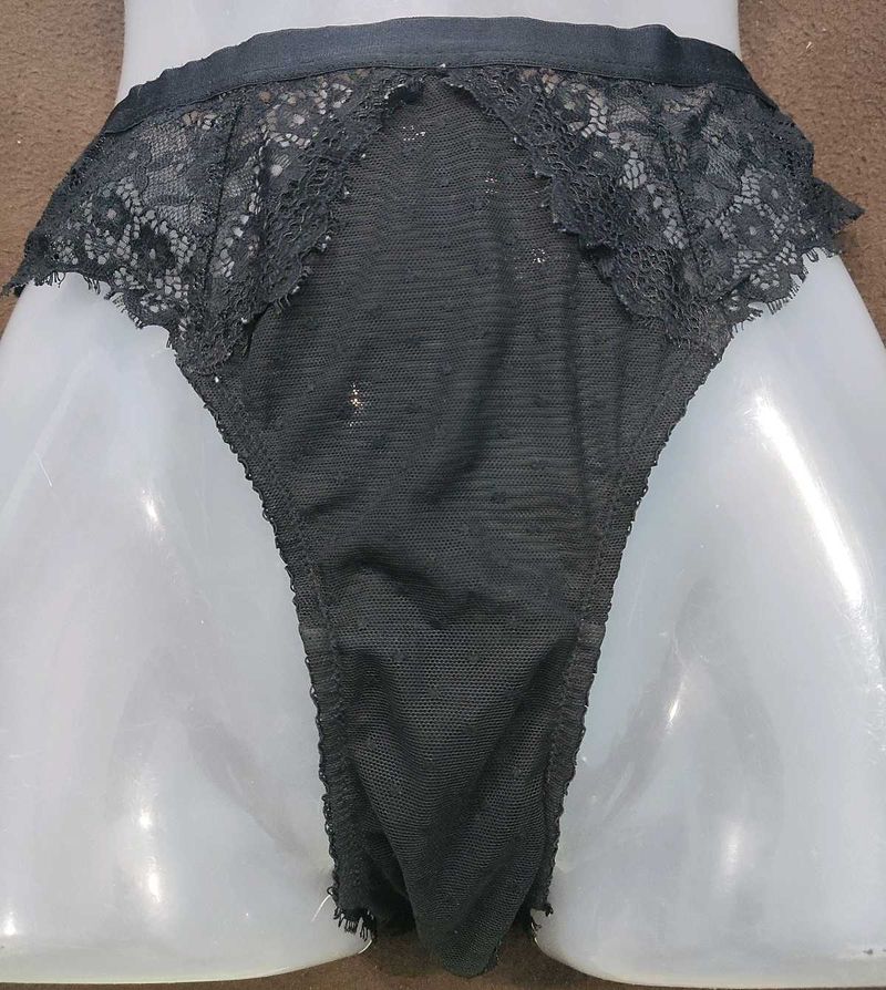 Black Lace Detail Briefs 🔥