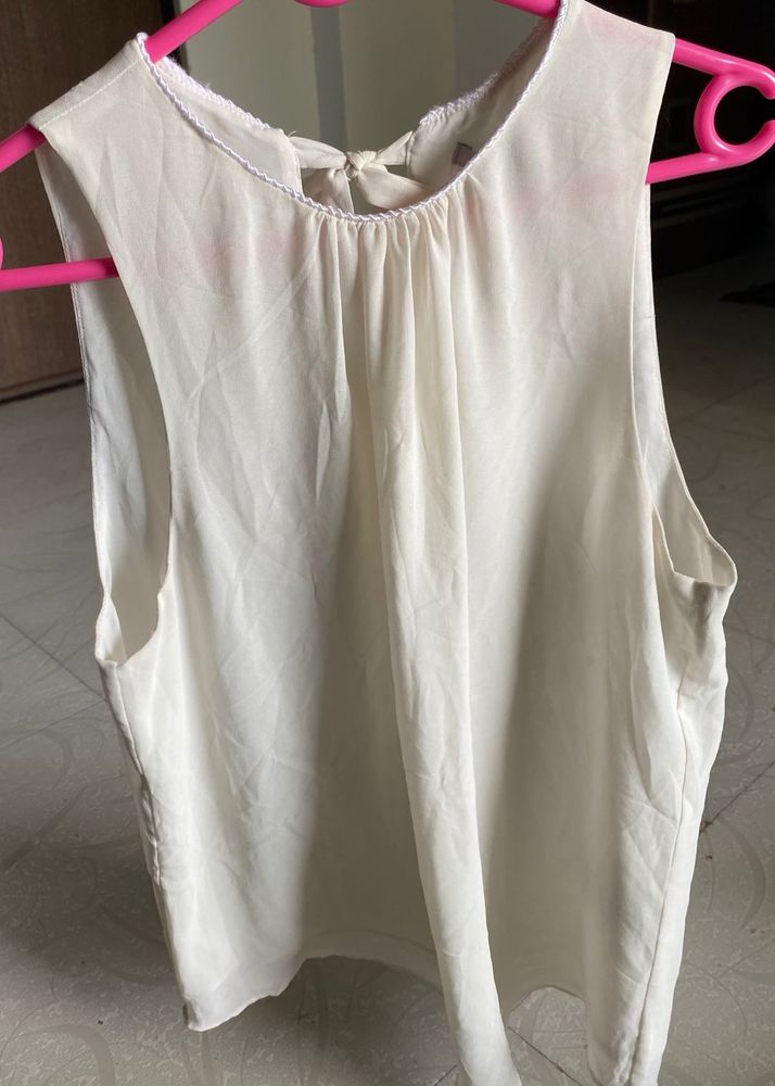 H&amp;M Ivory Sleeveless Top – Size 38