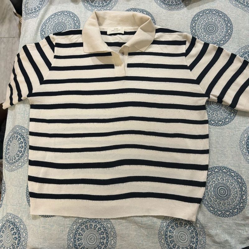 A cute plain white &amp; black top