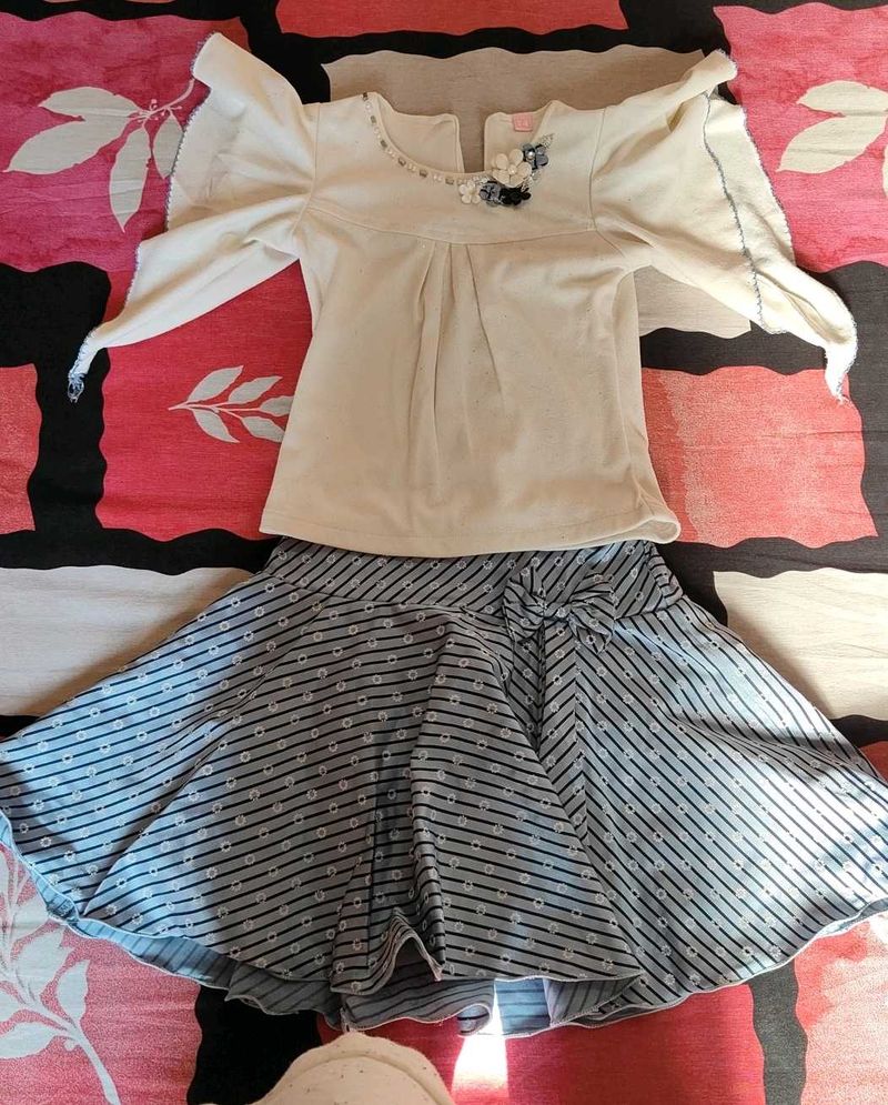 Girl&#39;s Top &amp; Skirt Set