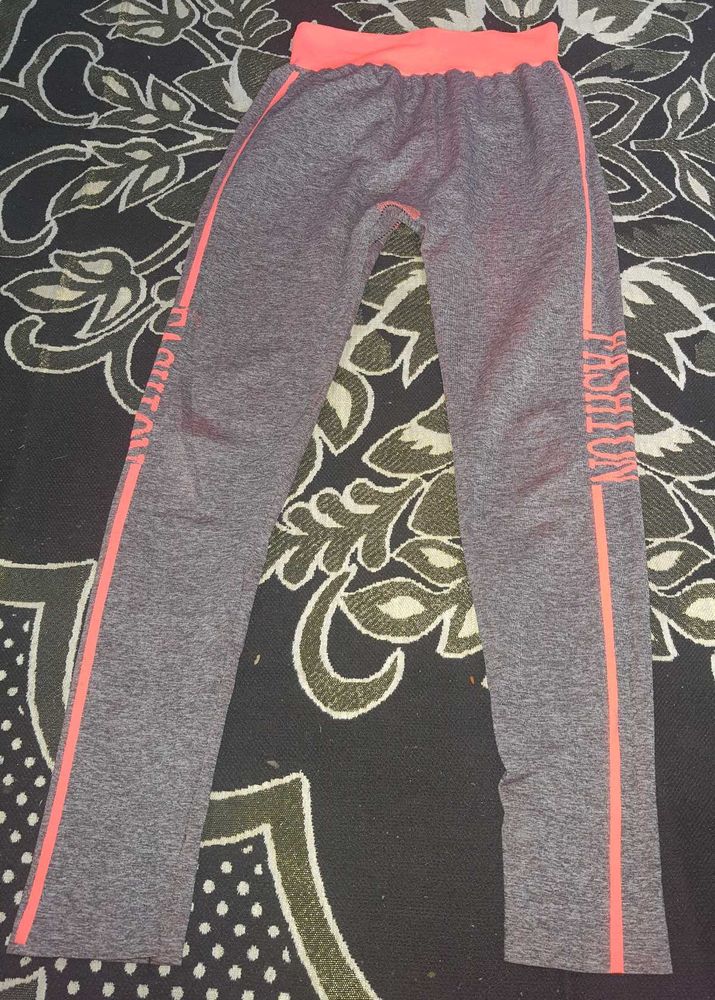 Sports Pants / Tights