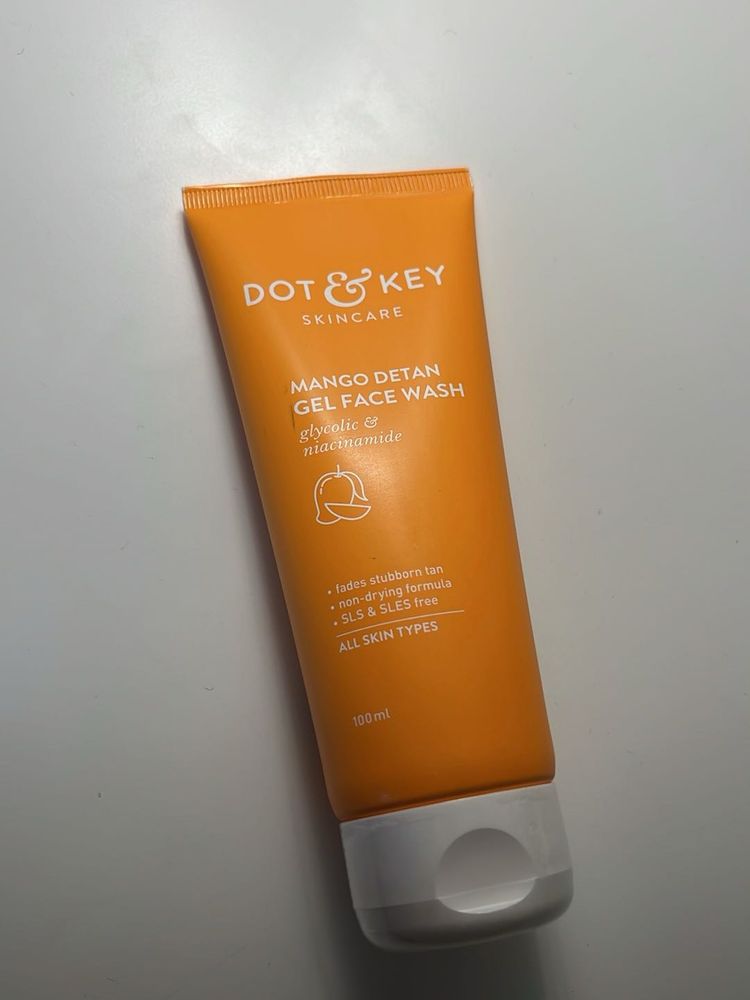 Dot &amp; Key Mango Detan Face Wash