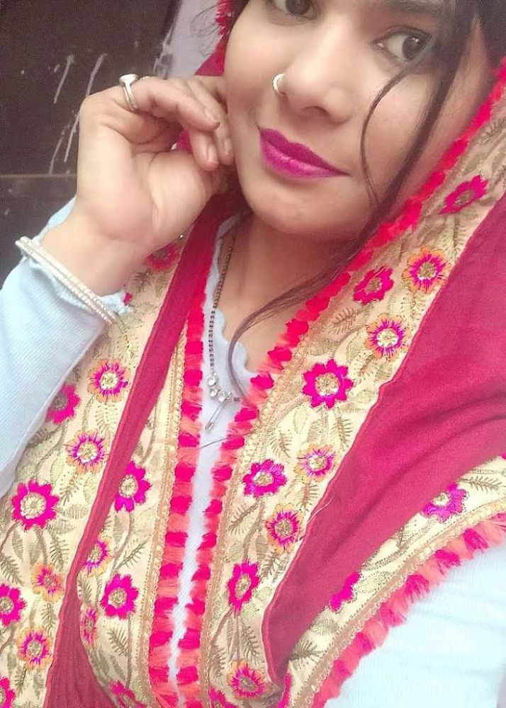 Saree With Matching Stitched Blause