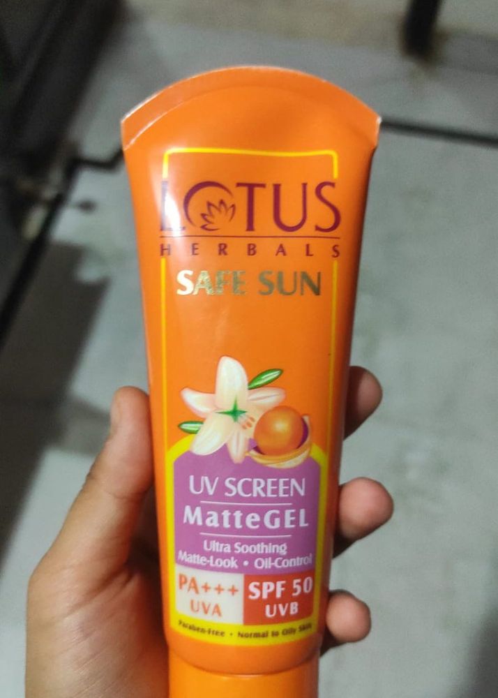 Lotus Herbals Safe Sun Matte Gel SPF 50
