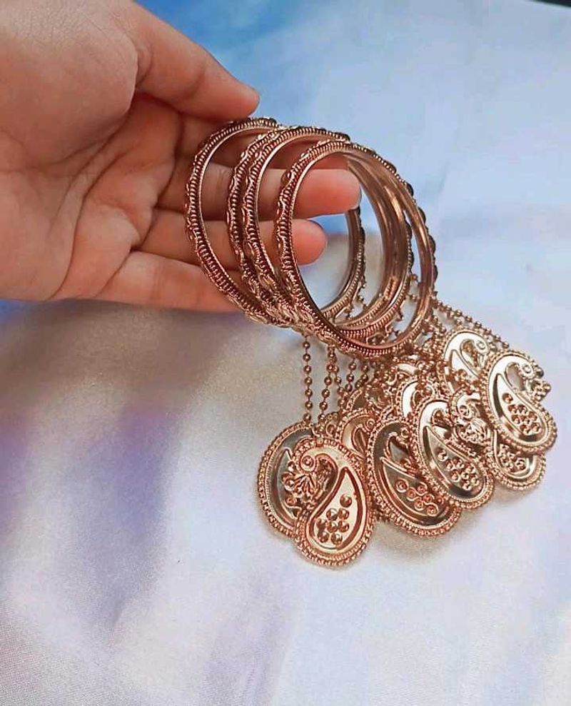 Elegant Bangle Set of 4