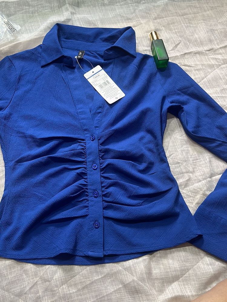 Ruched Shirt With Spread Collar ! Size Xs