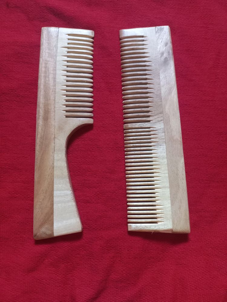 NEEM WOODEN COMBS (2)