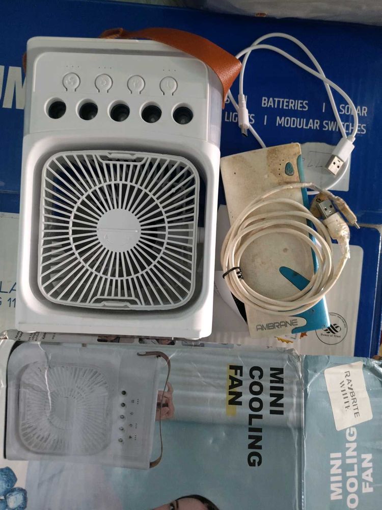 Mini Cooling Fan Portable free powerbank , battery