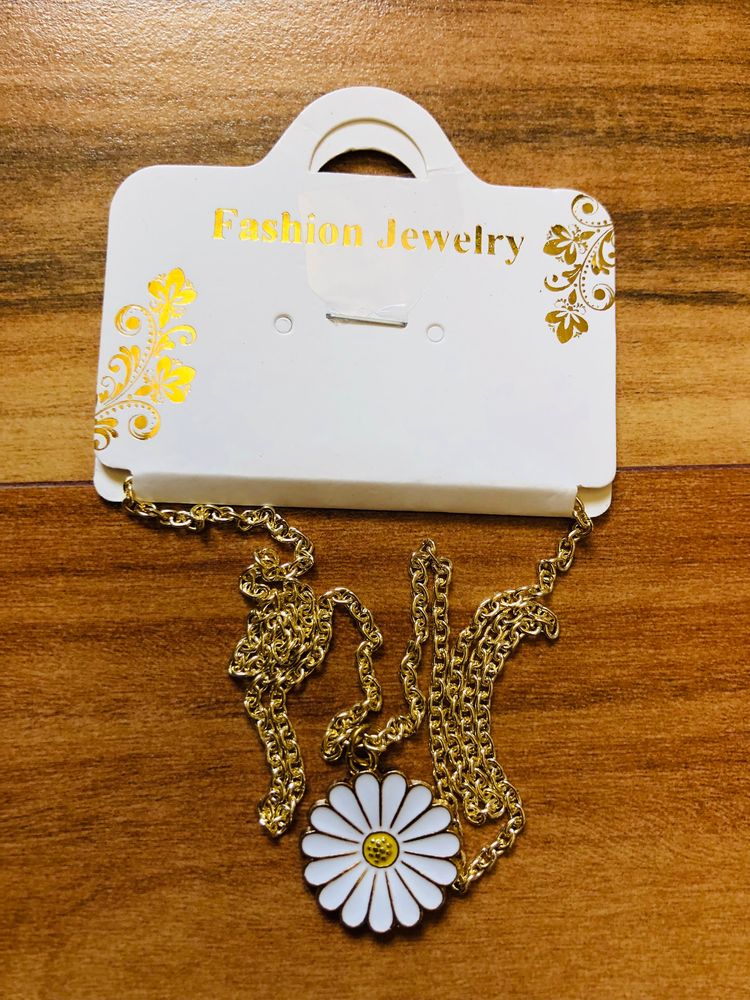 Pretty Dandelion Necklace