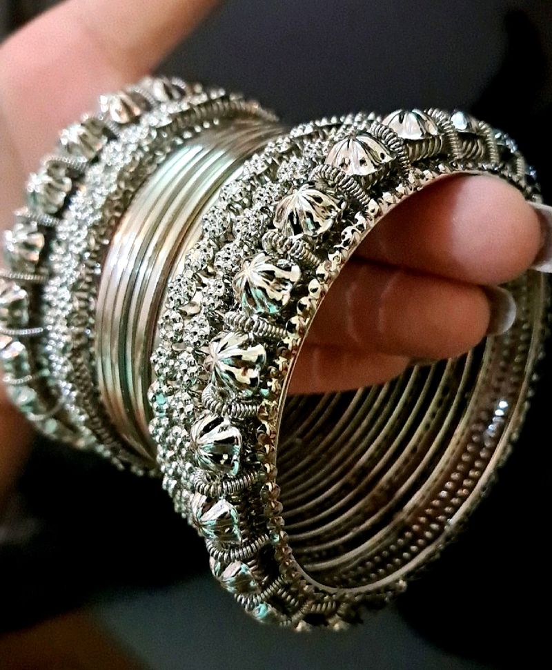 Set Of Pretty Oxidized Bangles With Kada