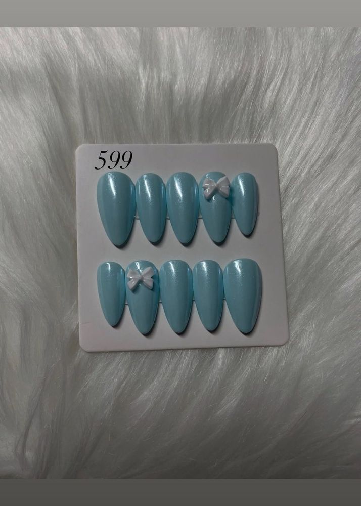 Light Blue Press-On Nails