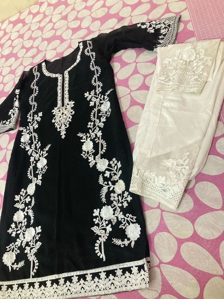 Elegant Embroidered Kurta Set